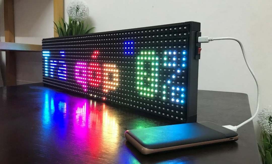 Ứng dụng của đèn LED RGB trong trang trí góc máy tính đẹp